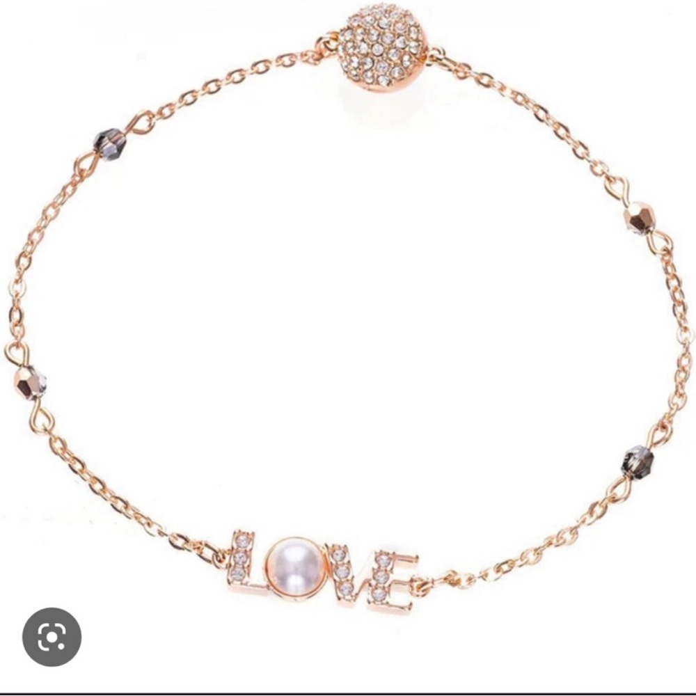 Never worn ✨ Swarovski women’s bracelet remix rose gold tone plated Crystal